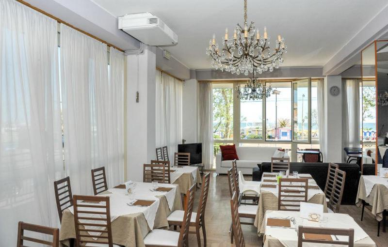 Hotel Los Angeles - Fronte Mare ريتشيوني المظهر الخارجي الصورة