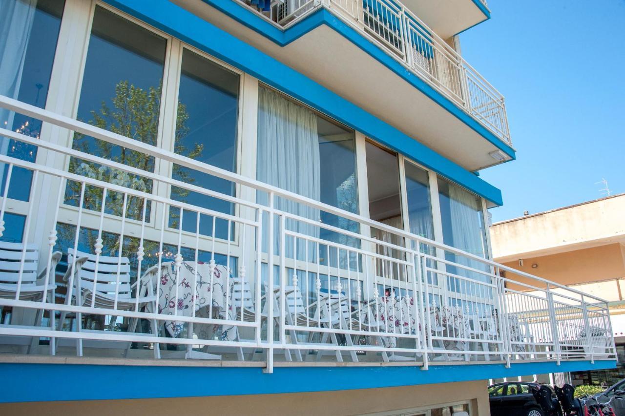 Hotel Los Angeles - Fronte Mare ريتشيوني المظهر الخارجي الصورة